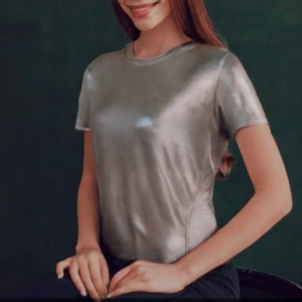🎇🎊🎉🥂 HOT T-shirt by Truth